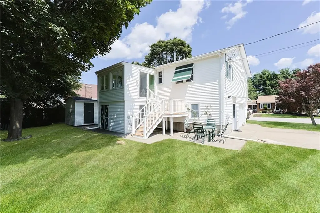 15 Blue Jay Drive Cranston RI 02920