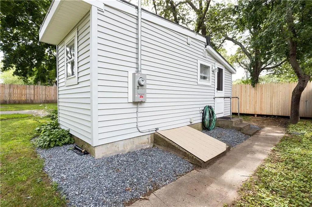 128 John Street Warwick RI 02889