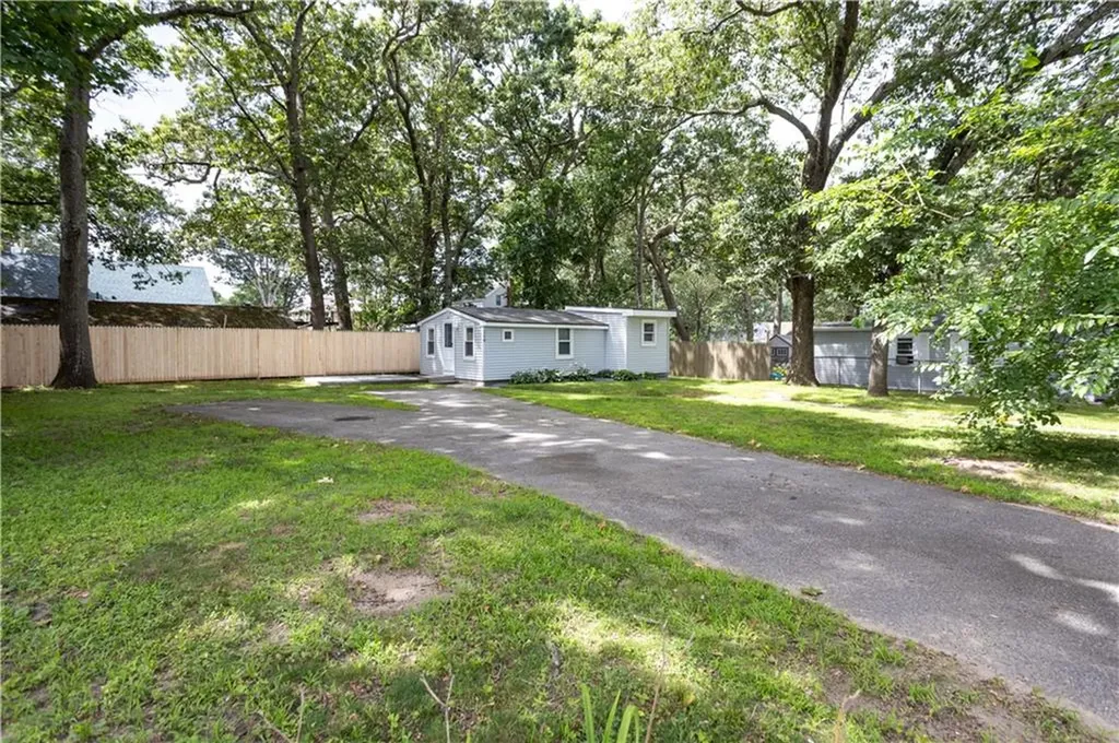 128 John Street Warwick RI 02889