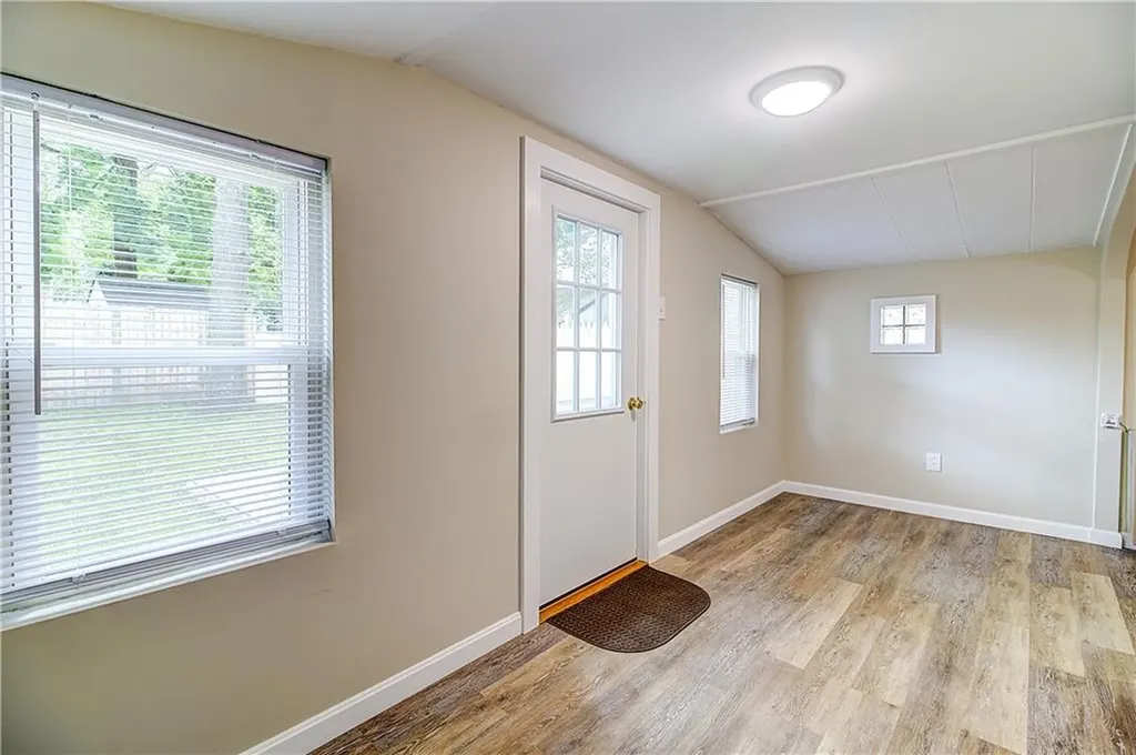 128 John Street Warwick RI 02889