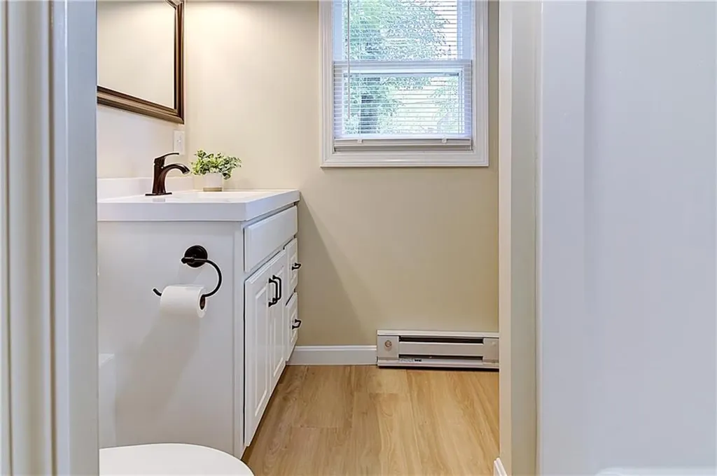 128 John Street Warwick RI 02889