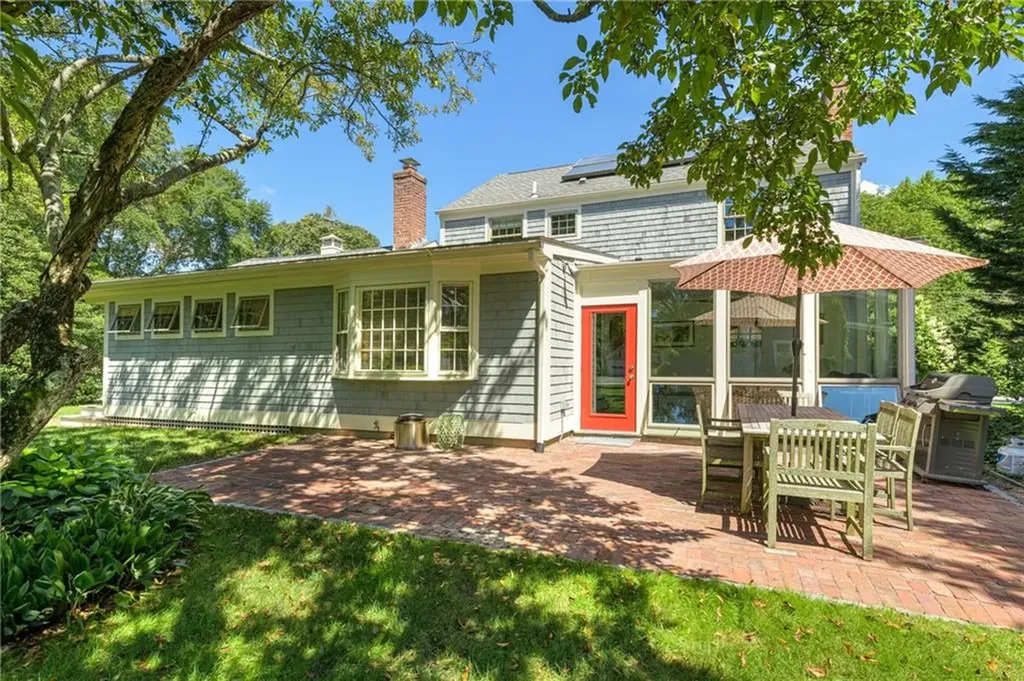 261 Lincoln Avenue Barrington RI 02806