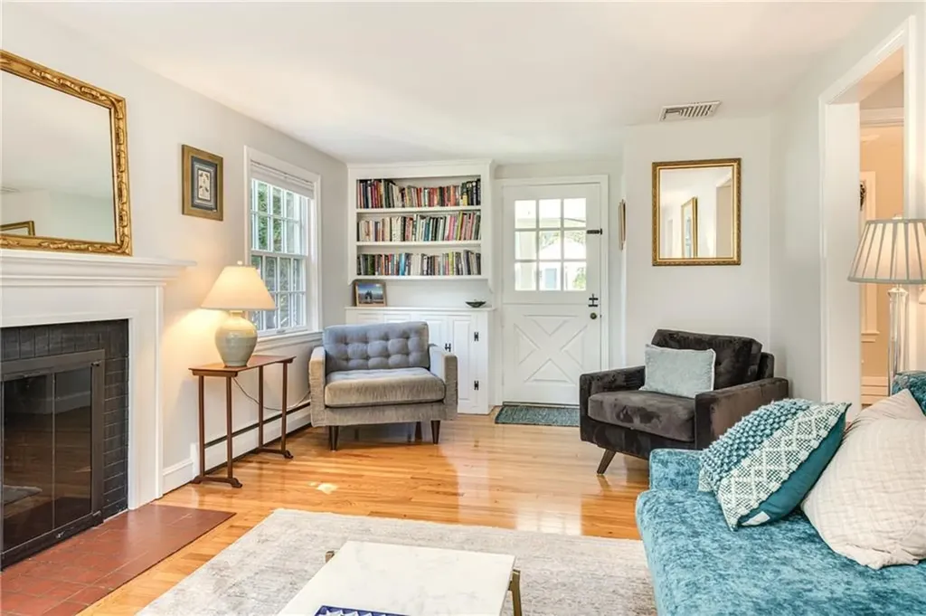 261 Lincoln Avenue Barrington RI 02806