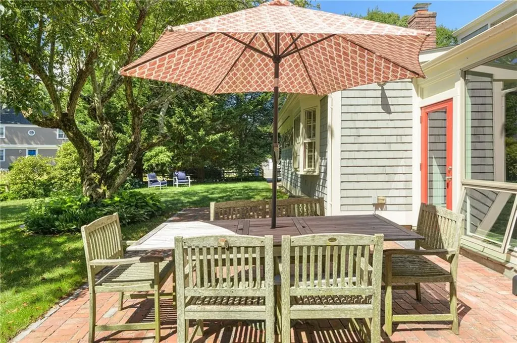 261 Lincoln Avenue Barrington RI 02806