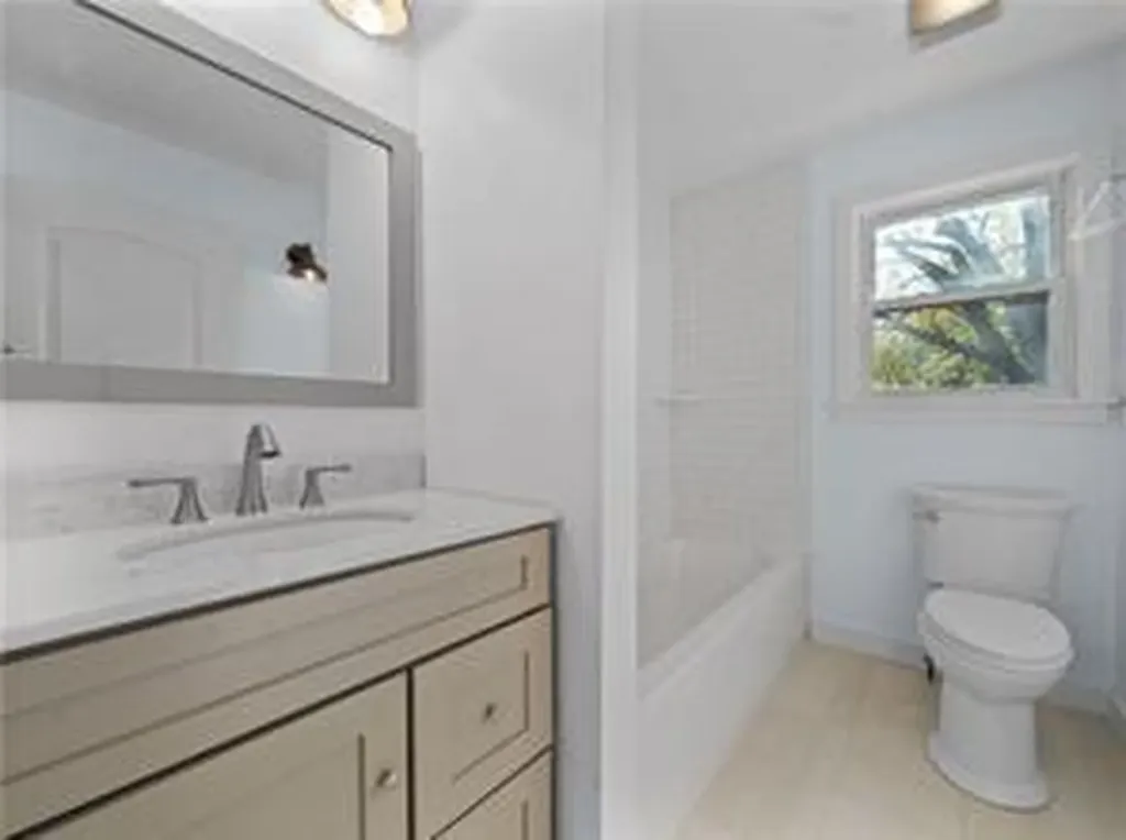 96 Jo Anne Avenue Portsmouth RI 02871