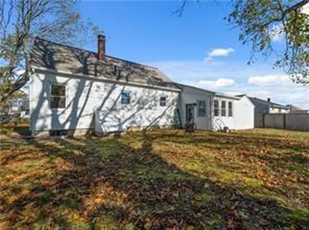 96 Jo Anne Avenue Portsmouth RI 02871