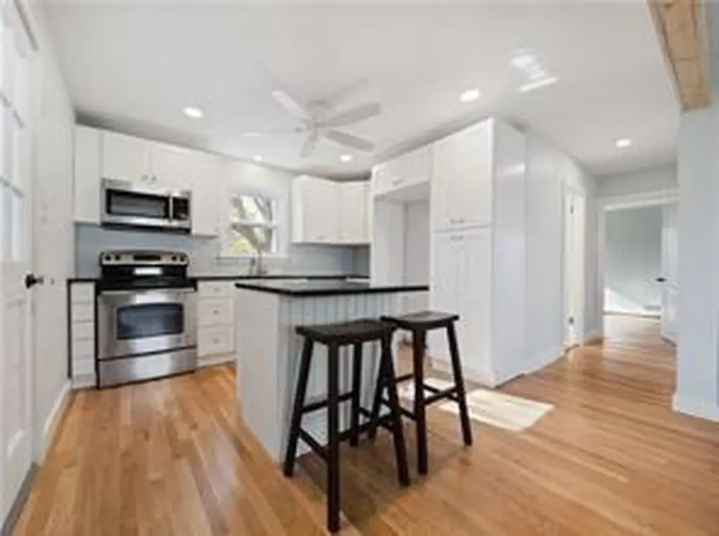 96 Jo Anne Avenue Portsmouth RI 02871