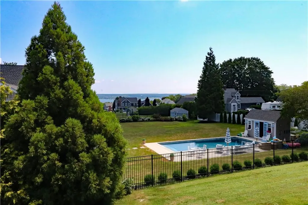 9 Prospect Lane Portsmouth RI 02871