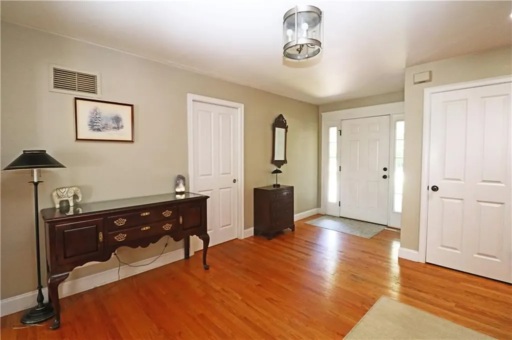 9 Prospect Lane Portsmouth RI 02871