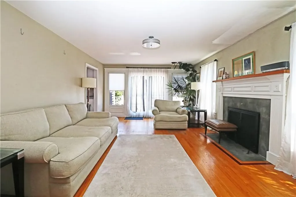 9 Prospect Lane Portsmouth RI 02871