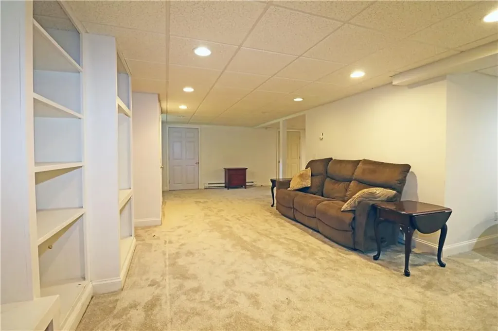 9 Prospect Lane Portsmouth RI 02871