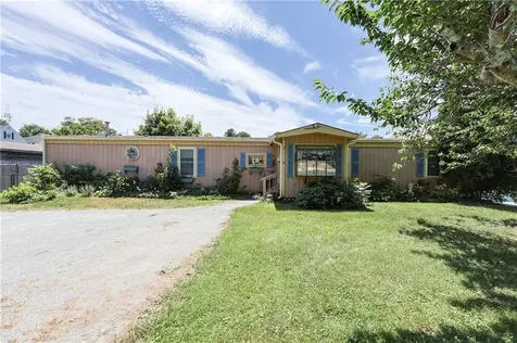 44 Clegg Avenue Tiverton RI 02878