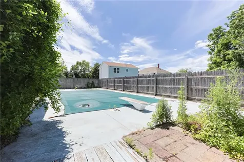 44 Clegg Avenue Tiverton RI 02878