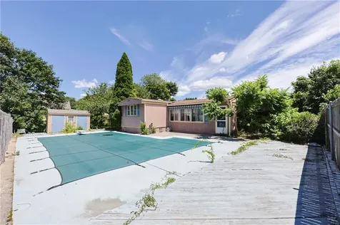 44 Clegg Avenue Tiverton RI 02878