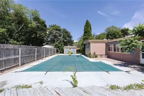 44 Clegg Avenue Tiverton RI 02878