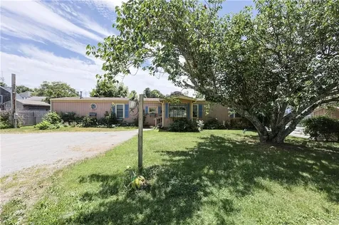 44 Clegg Avenue Tiverton RI 02878