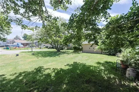 44 Clegg Avenue Tiverton RI 02878