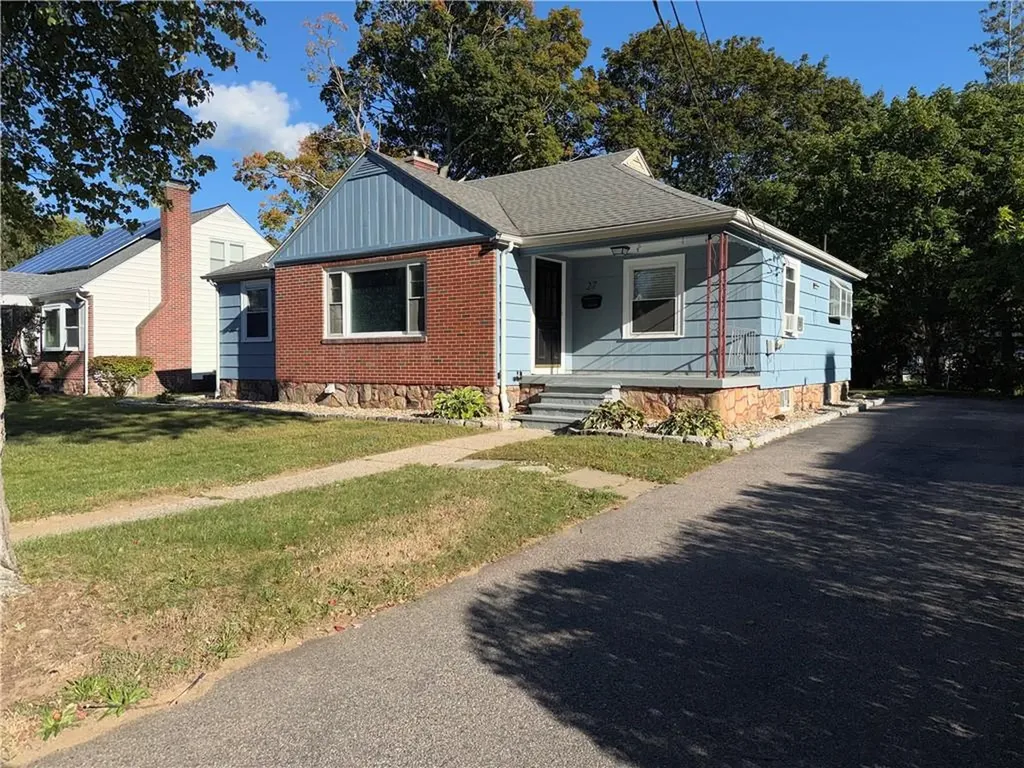 27 Irene Boulevard Woonsocket RI 02895