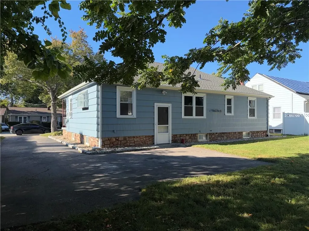 27 Irene Boulevard Woonsocket RI 02895