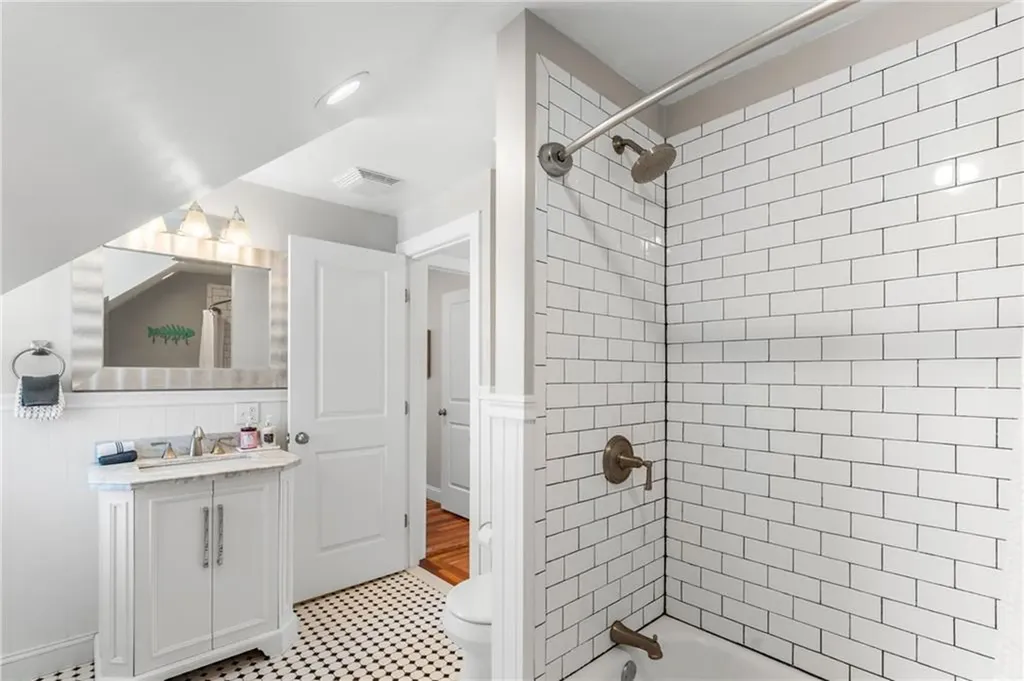 98 Pitman Street Providence RI 02906