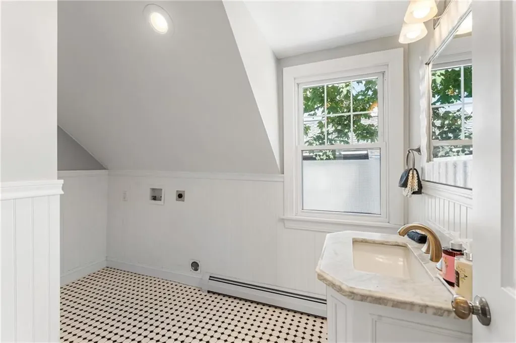 98 Pitman Street Providence RI 02906