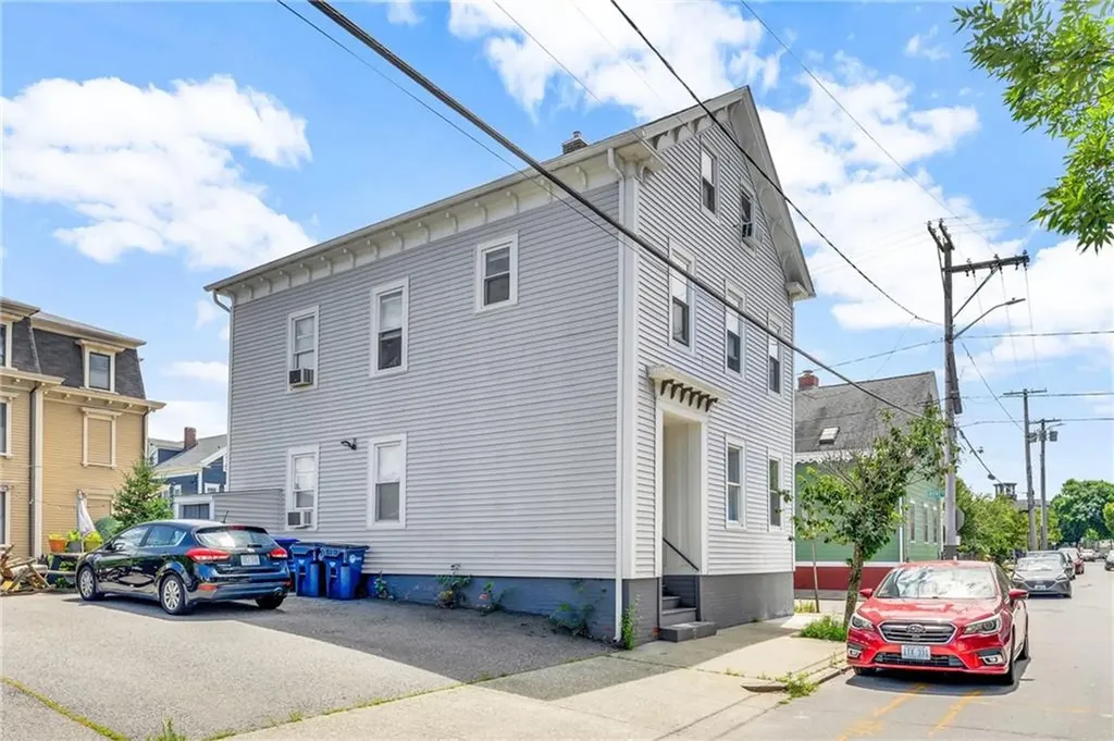 78 Courtland Street Providence RI 02909