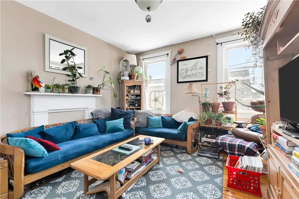 78 Courtland Street Providence RI 02909