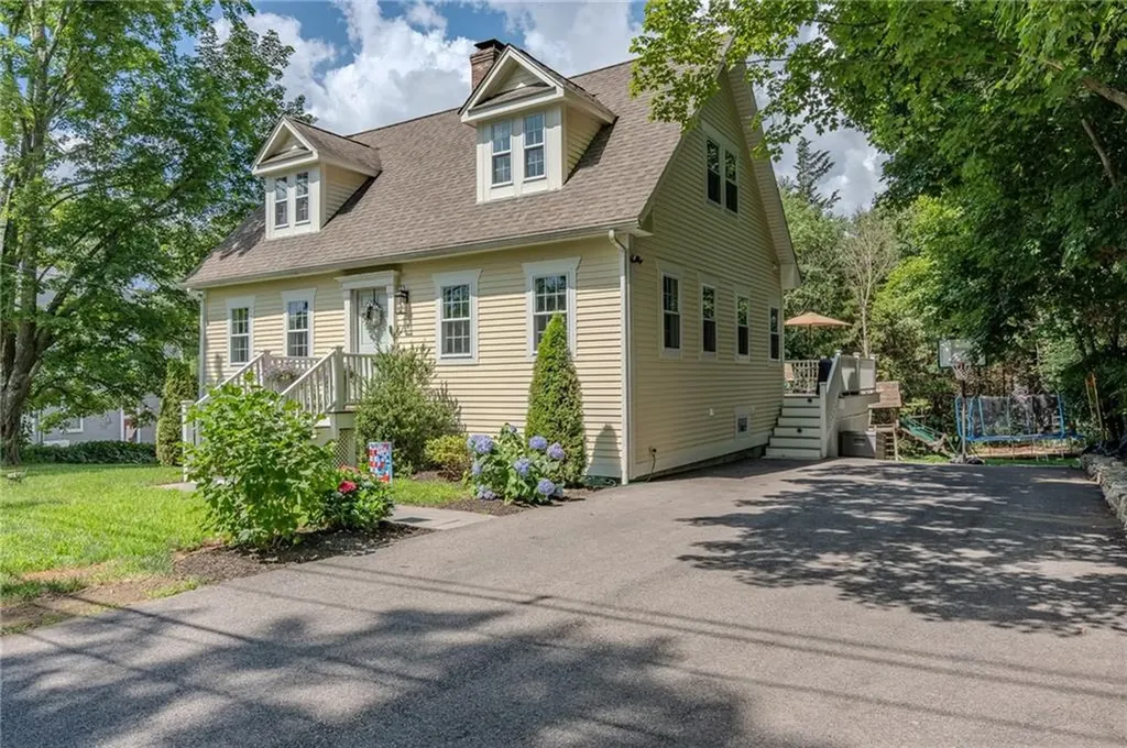 6 Limerock Road Smithfield RI 02917