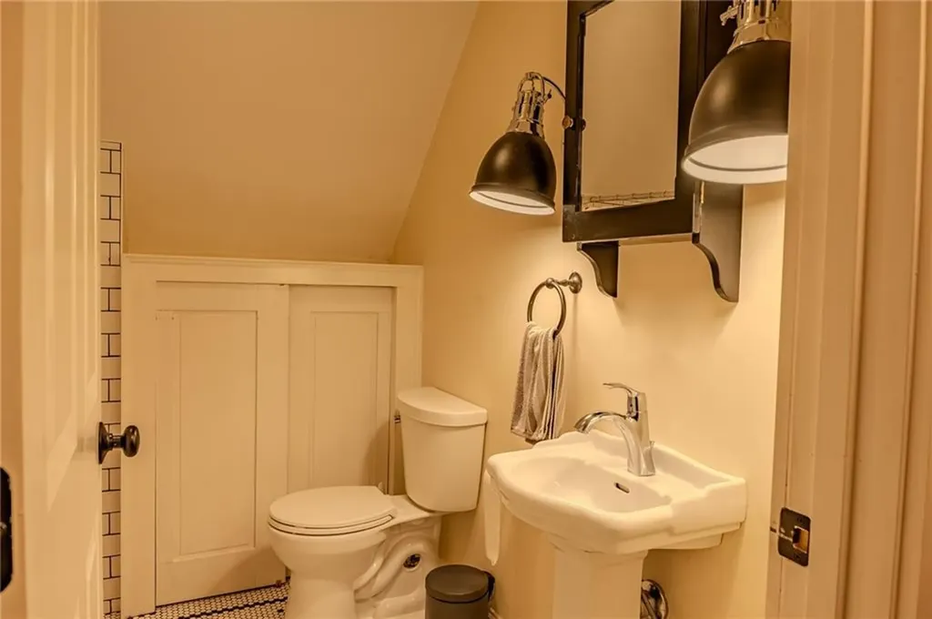 6 Limerock Road Smithfield RI 02917