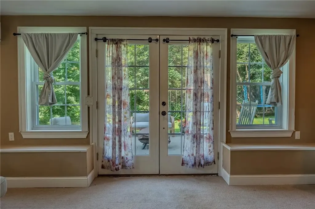 6 Limerock Road Smithfield RI 02917