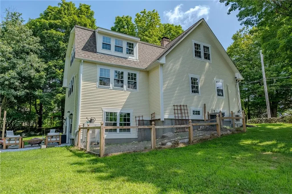 6 Limerock Road Smithfield RI 02917