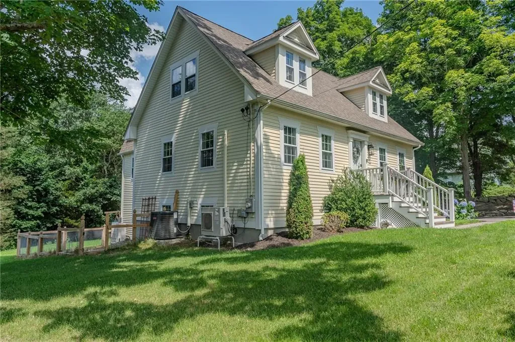 6 Limerock Road Smithfield RI 02917