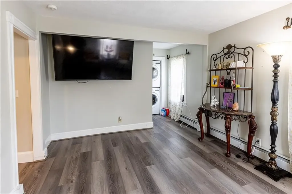 266 Auburn Street Cranston RI 02910