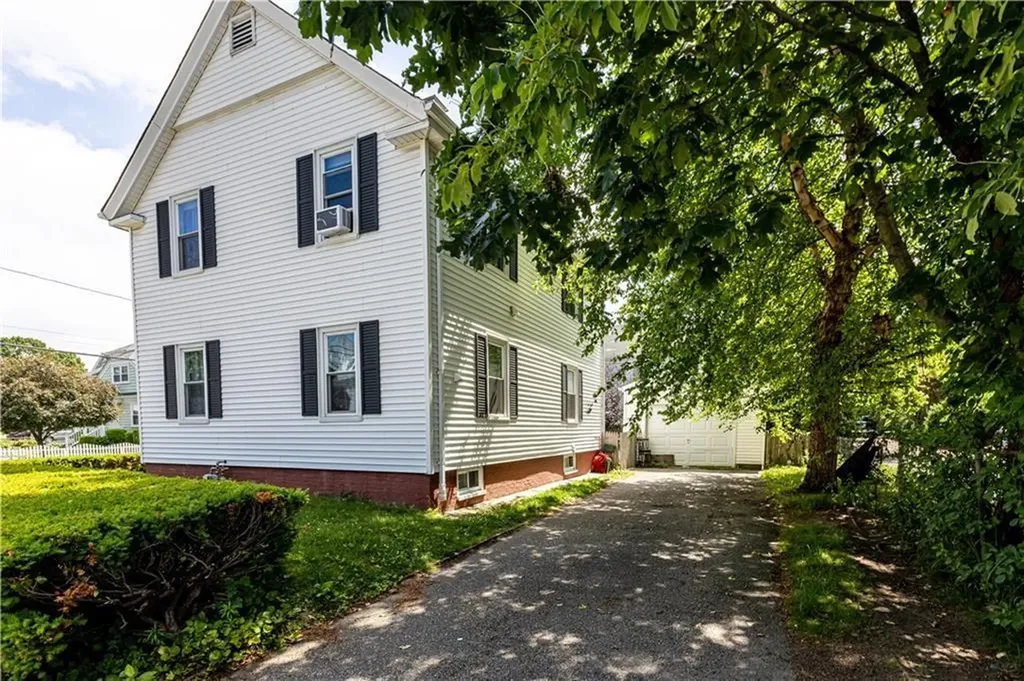 266 Auburn Street Cranston RI 02910