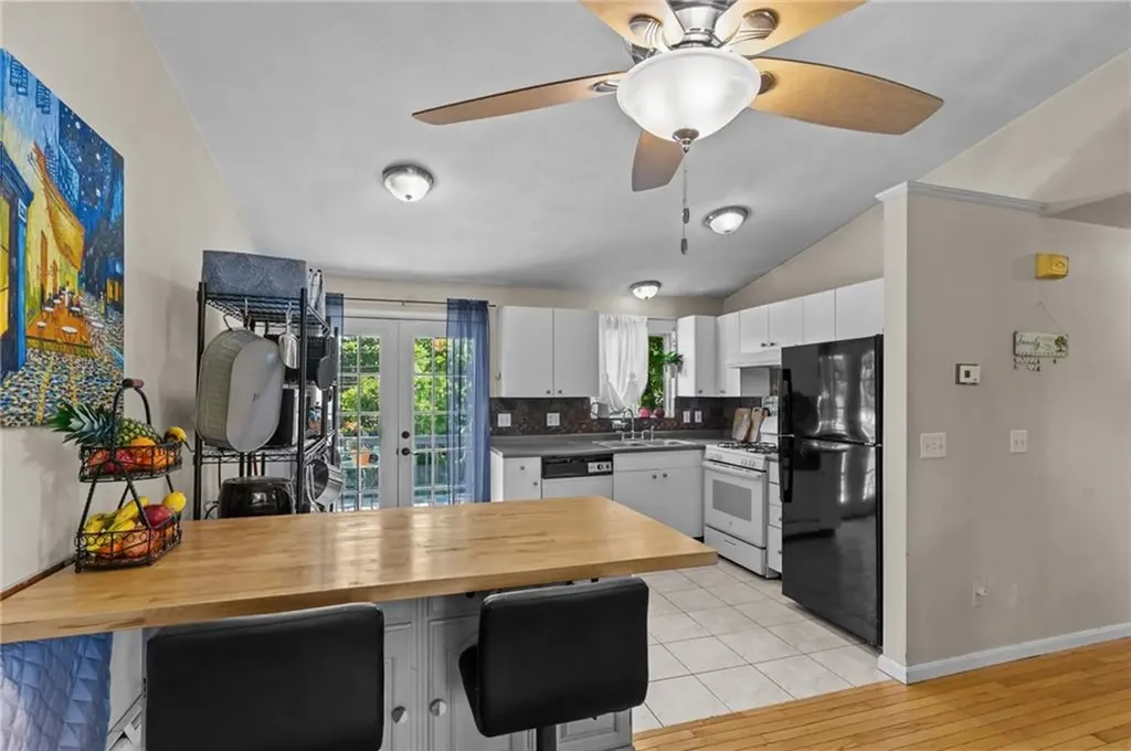 4 Clarke Street Warwick RI 02886