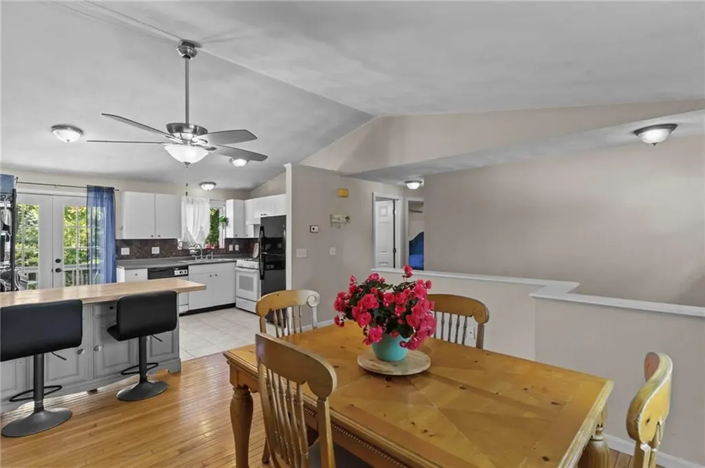 4 Clarke Street Warwick RI 02886