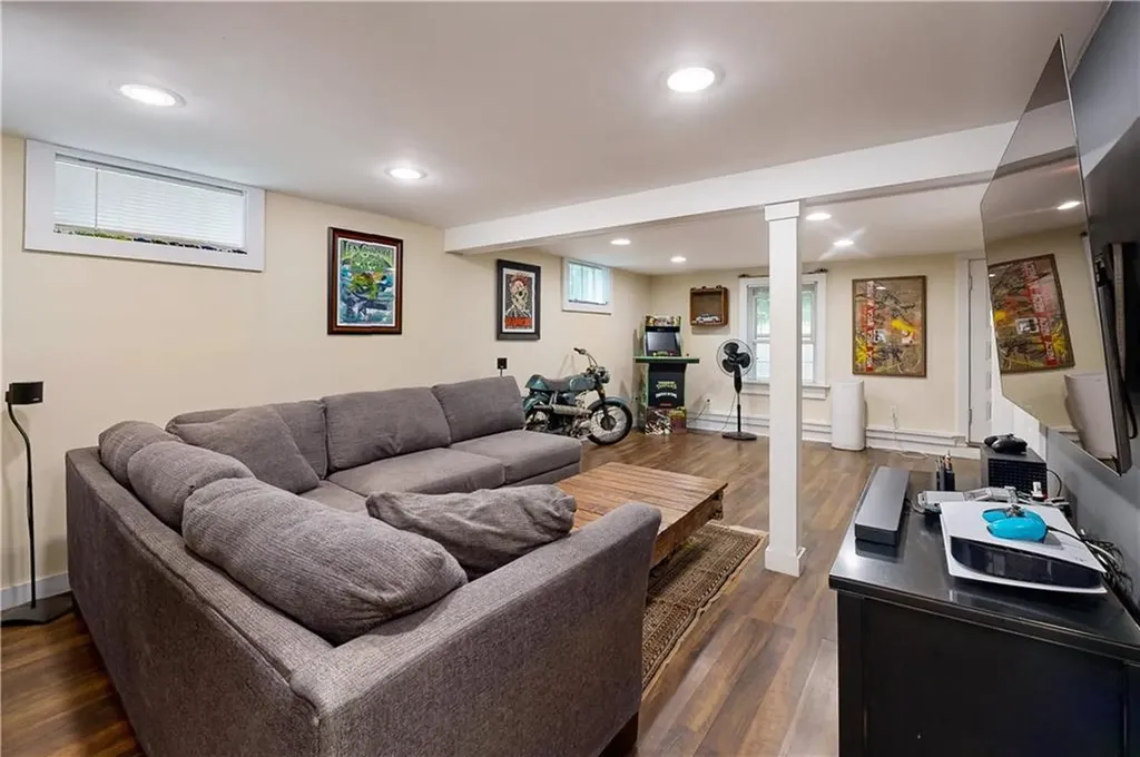 9 Crossland Road West Warwick RI 02893