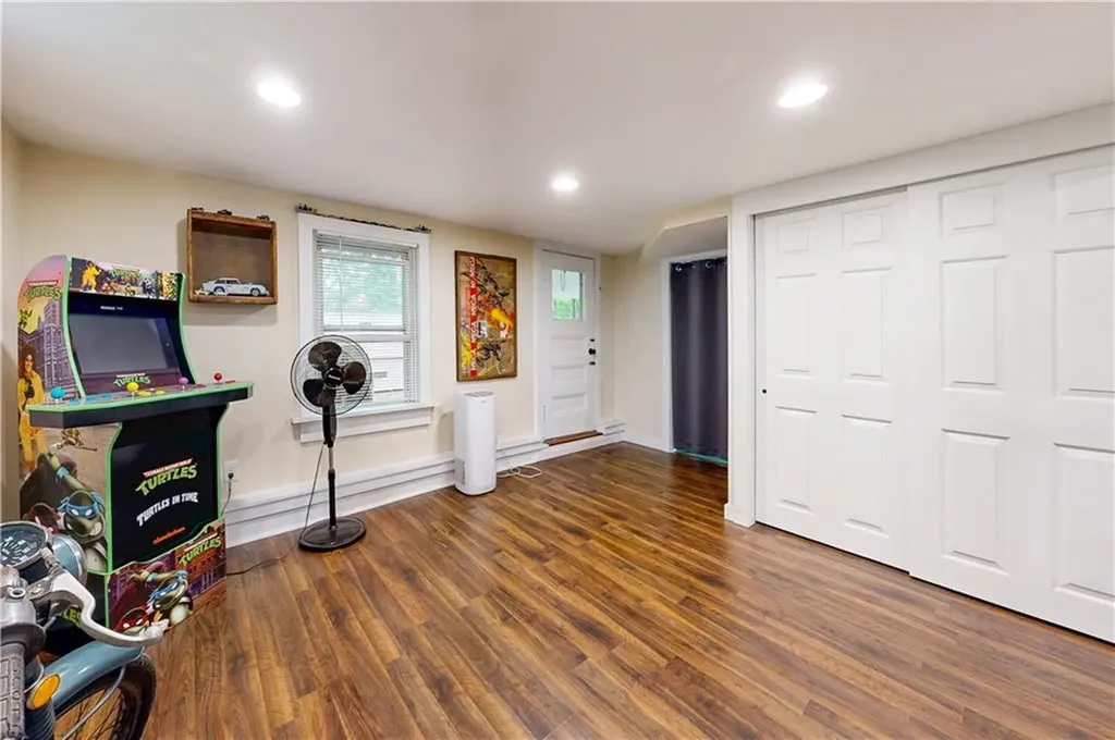 9 Crossland Road West Warwick RI 02893