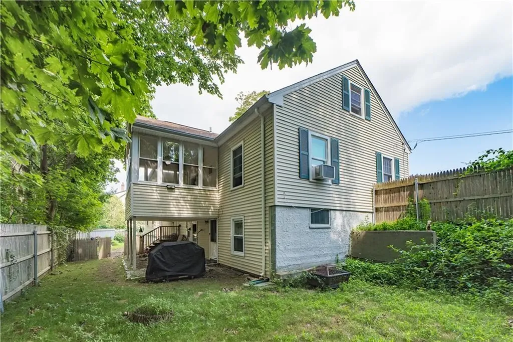 9 Crossland Road West Warwick RI 02893