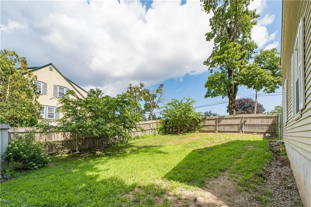 9 Crossland Road West Warwick RI 02893