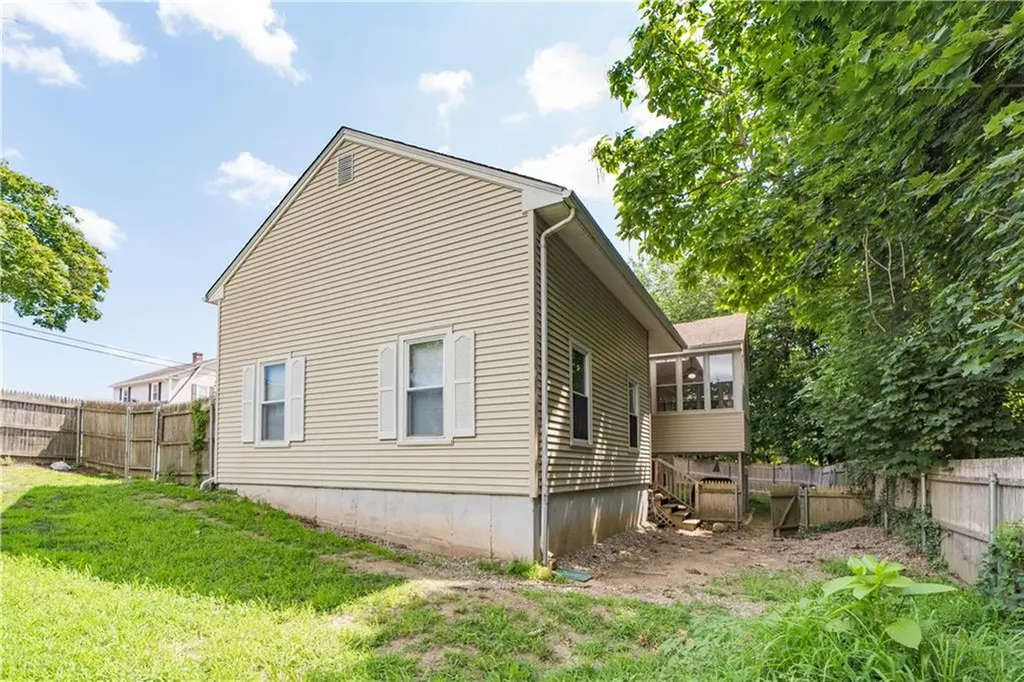 9 Crossland Road West Warwick RI 02893