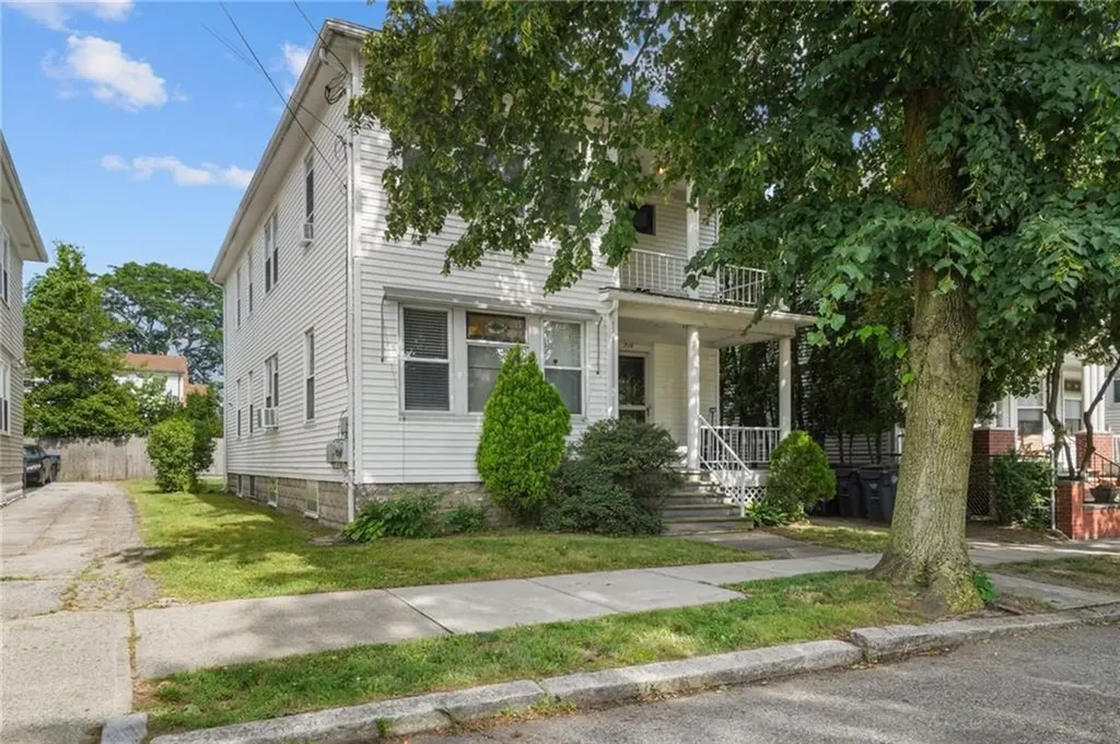715 Academy Avenue Providence RI 02908