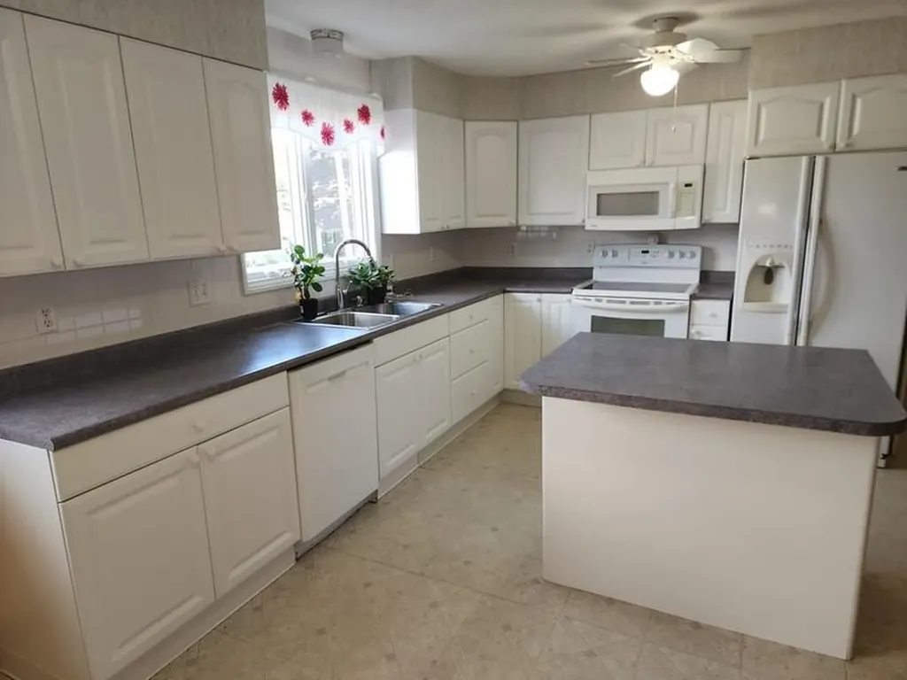 8 Rose Hill Drive Johnston RI 02919