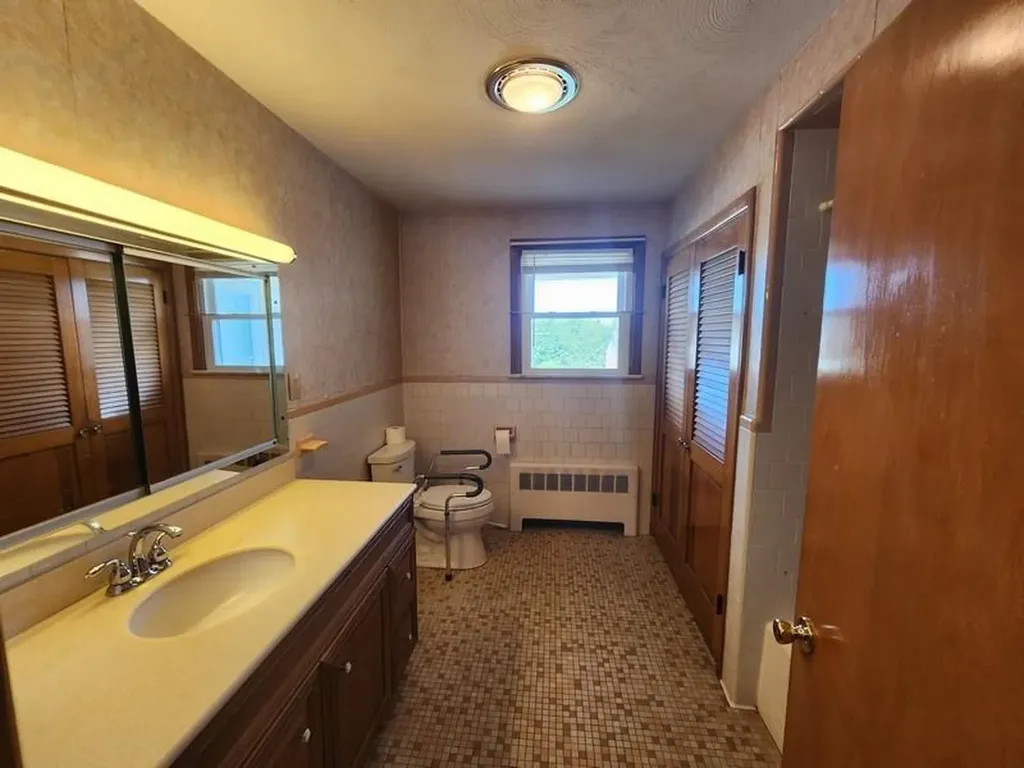 8 Rose Hill Drive Johnston RI 02919