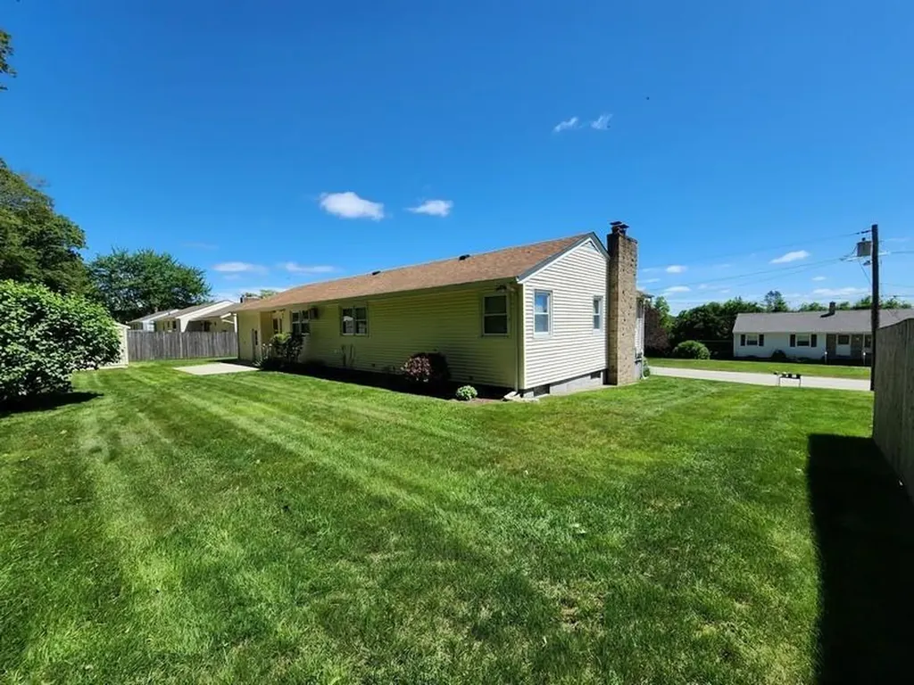 8 Rose Hill Drive Johnston RI 02919