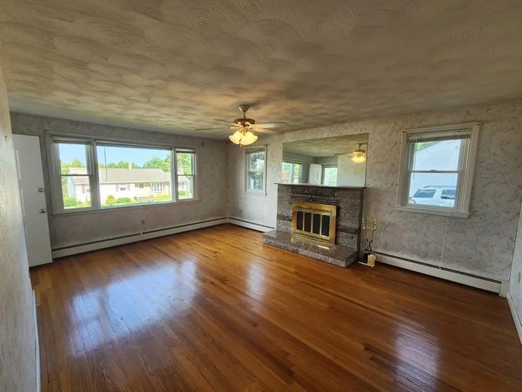 8 Rose Hill Drive Johnston RI 02919