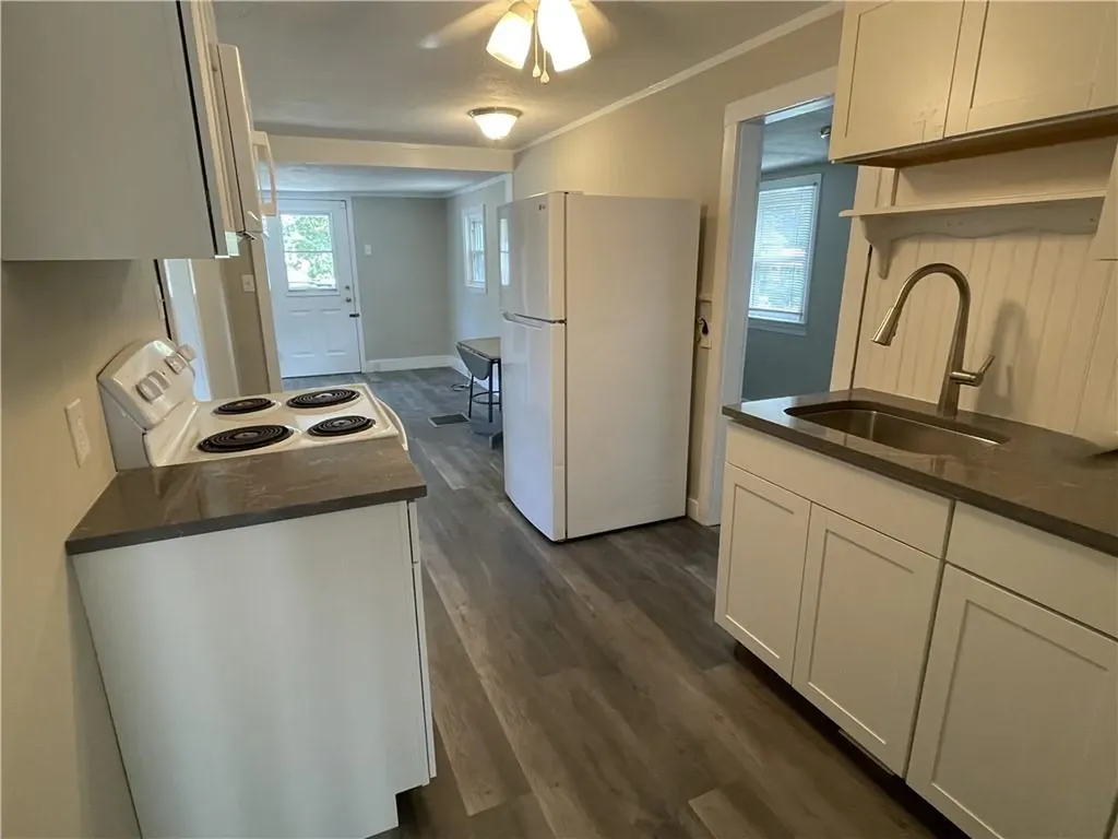 32 Salix Street Warwick RI 02889