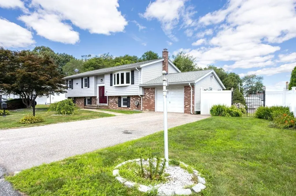 21 Beacon Street Johnston RI 02919