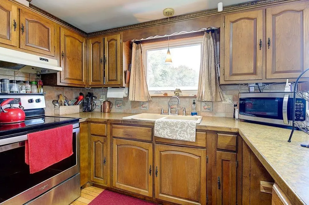21 Beacon Street Johnston RI 02919