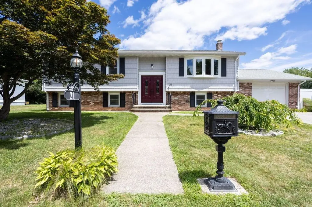 21 Beacon Street Johnston RI 02919